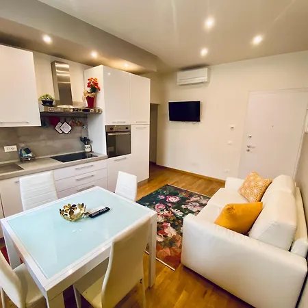 Leo's Apartment