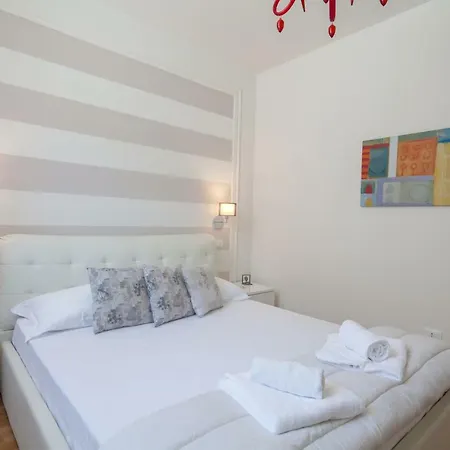 Leo's Apartment